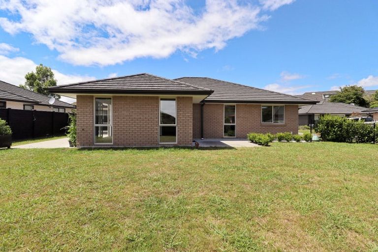 Photo of property in 11 Shearwater Lane, Whitby, Porirua, 5024
