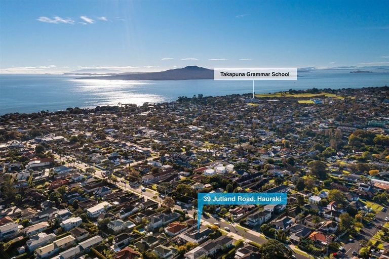 Photo of property in 2/39 Jutland Road, Hauraki, Auckland, 0622