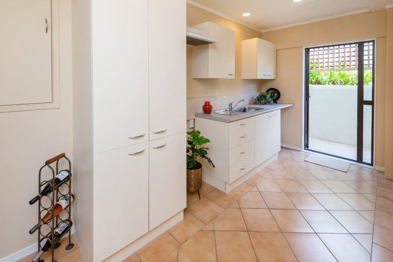 Photo of property in 8 Lilford Place, Half Moon Bay, Auckland, 2012