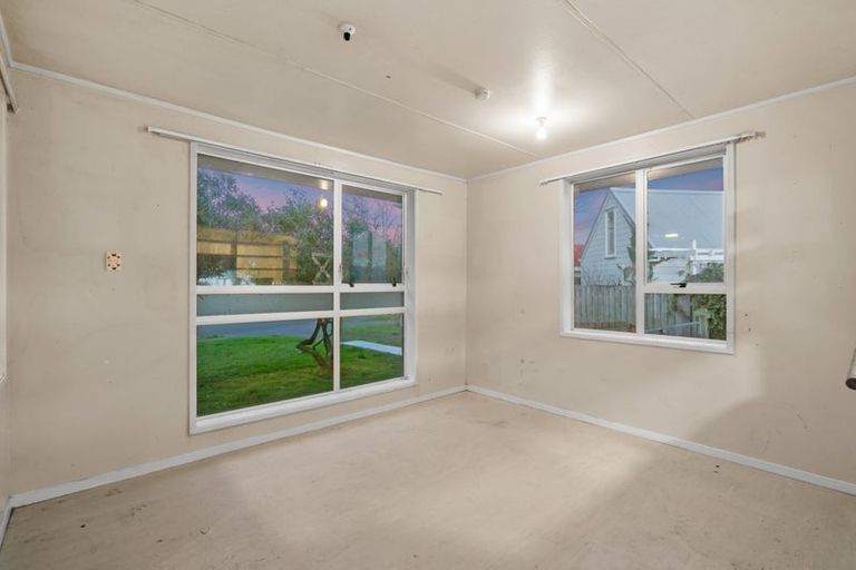 Photo of property in 21 Rountree Place, Conifer Grove, Takanini, 2112