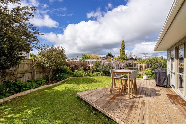 Photo of property in 1 Sackville Street, Martinborough, 5711
