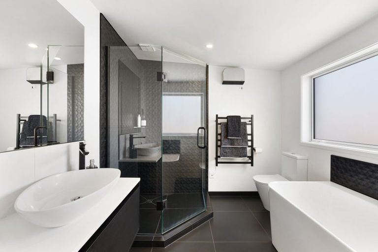 Photo of property in 5a Staveley Street, Avonhead, Christchurch, 8042