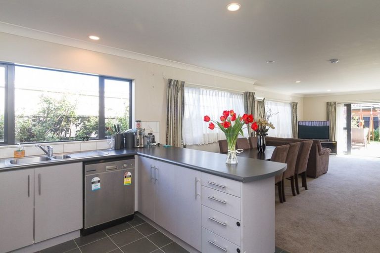 Photo of property in 32 Moana Grove, Waiwhetu, Lower Hutt, 5010