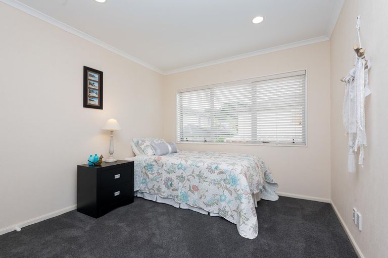 Photo of property in 10 Briar Vale Place, Flat Bush, Auckland, 2016