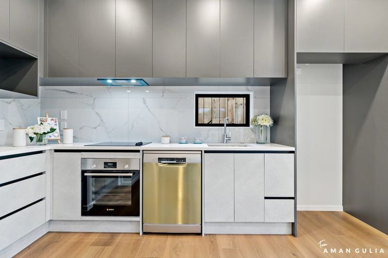 Photo of property in 14a Serjeant Street, Henderson, Auckland, 0612