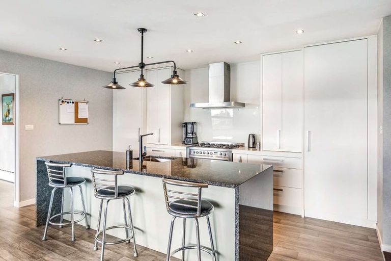 Photo of property in 12 Kitchener Street, Gore, 9710