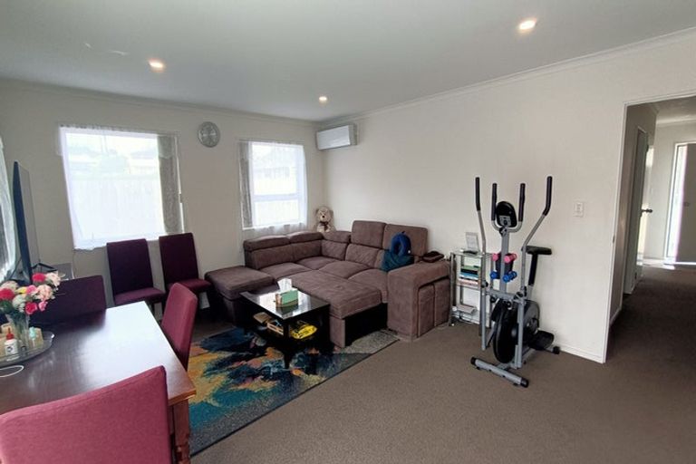 Photo of property in 8 Adina Lane, Wiri, Auckland, 2104