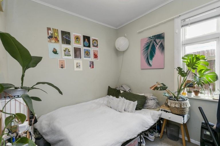 Photo of property in 2 Naughton Terrace, Kilbirnie, Wellington, 6022