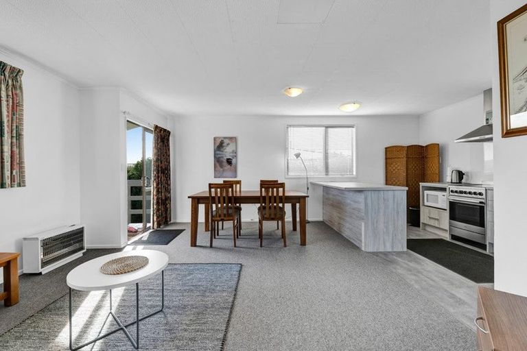 Photo of property in 18 Pohutukawa Drive, Opunake, 4616