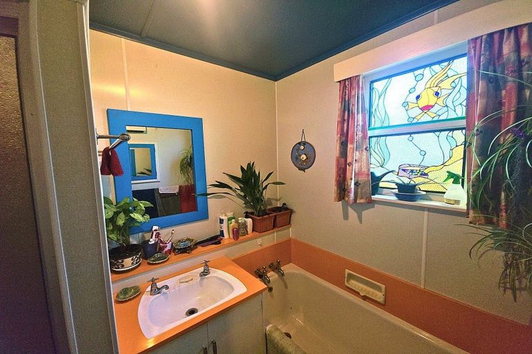Photo of property in 18 Terrace Street, Marton, 4710