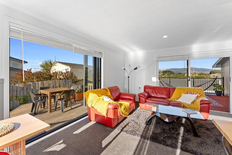 Photo of property in 17 Moana Street, Otaki Beach, Otaki, 5512