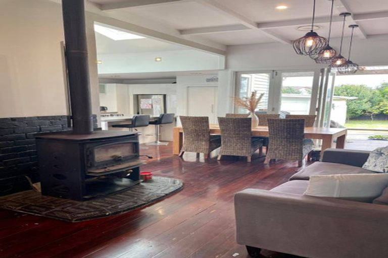 Photo of property in 17 Pakuranga Road, Pakuranga, Auckland, 2010