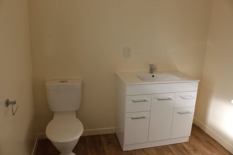 Photo of property in 5a Royal Crescent, Saint Kilda, Dunedin, 9012