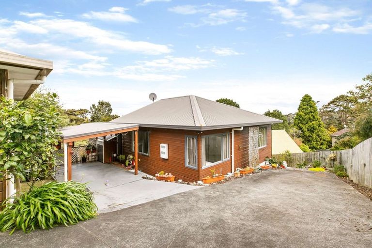Photo of property in 3/20 Glen Vista Place, Bayview, Auckland, 0629