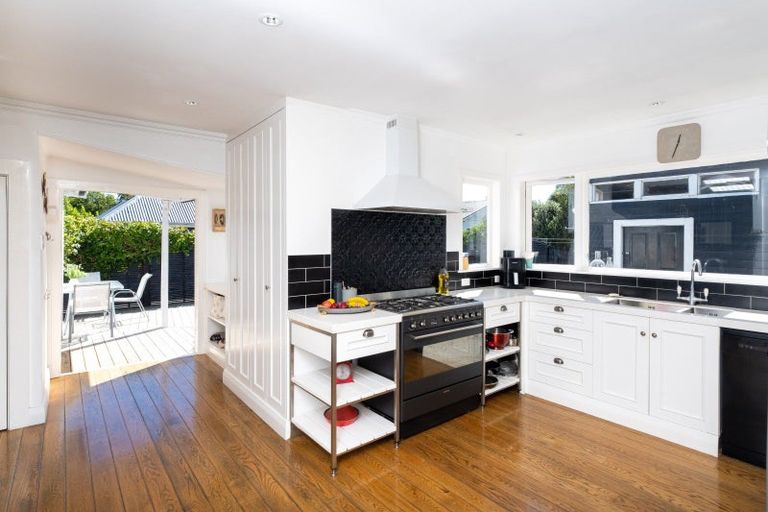 Photo of property in 23 Jull Street, Napier South, Napier, 4110