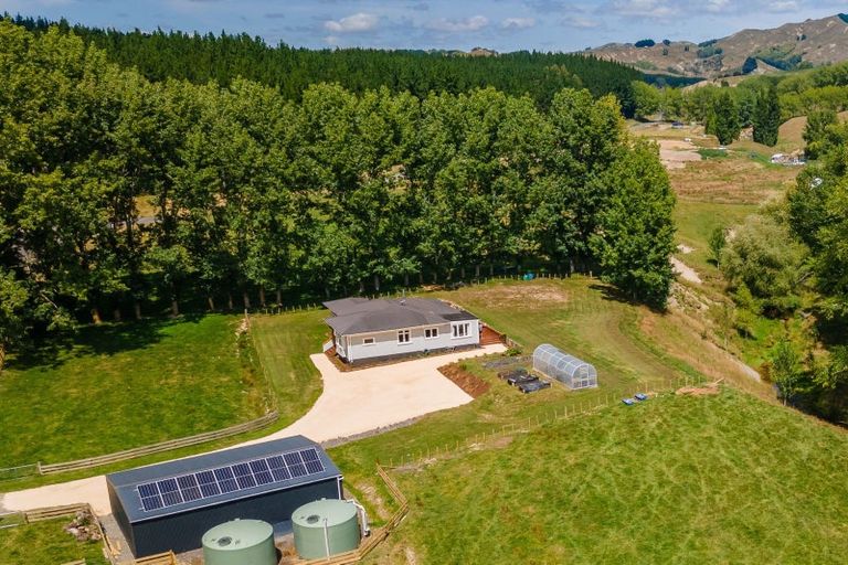 Photo of property in 1914 Kahuranaki Road, Kahuranaki, 4295