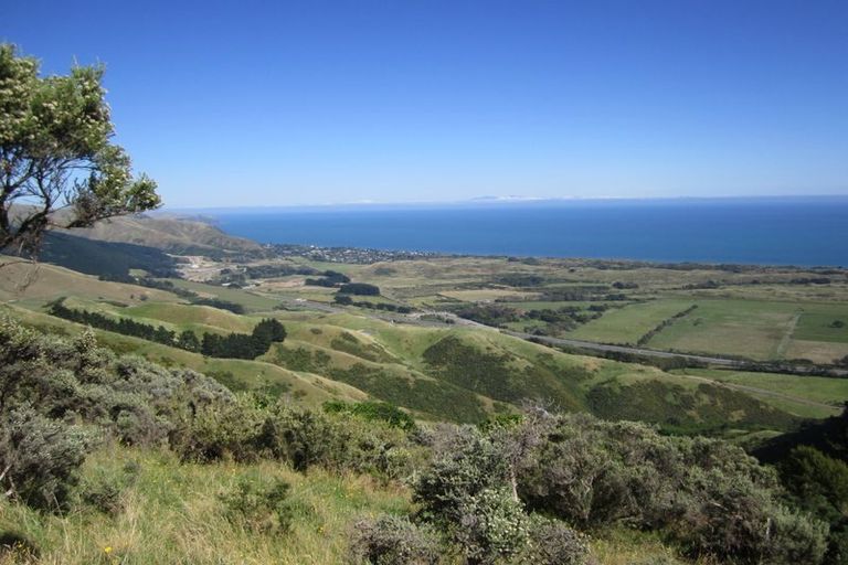 Photo of property in 220 Maungakotukutuku Road, Paraparaumu, 5032