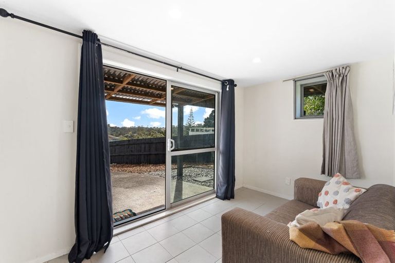 Photo of property in 2/1 Cantina Avenue, Bayview, Auckland, 0629