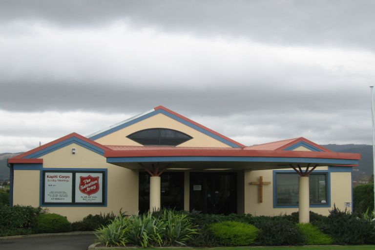 Photo of property in 41-45 Bluegum Road, Paraparaumu Beach, Paraparaumu, 5032