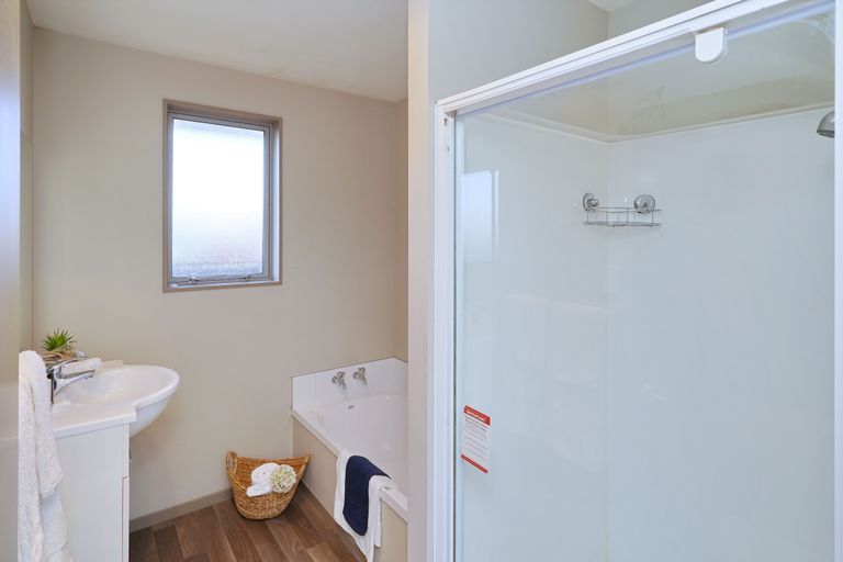 Photo of property in 15b Roberts Road, Hei Hei, Christchurch, 8042