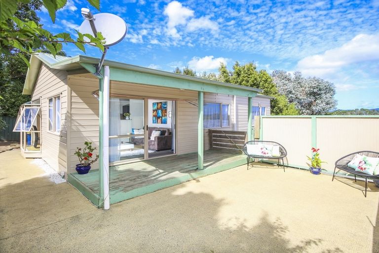 Photo of property in 4 Zita Maria Drive, Massey, Auckland, 0614