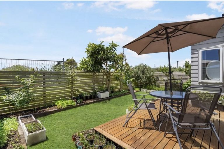 Photo of property in 63 Divide Loop, Takanini, 2112