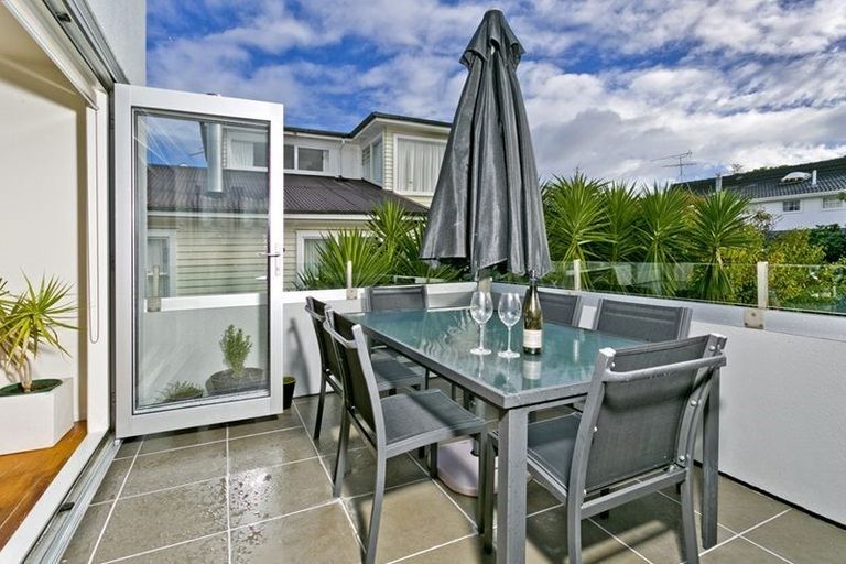 Photo of property in 3/2a Earnoch Avenue, Takapuna, Auckland, 0622