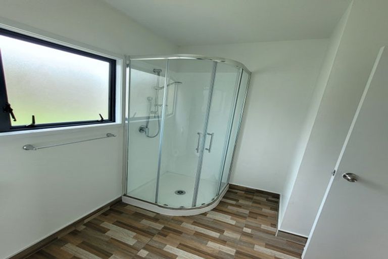 Photo of property in 1/100 Birkdale Road, Birkdale, Auckland, 0626