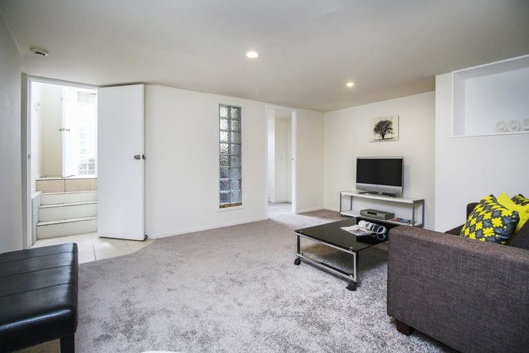 Photo of property in 5a Sabot Place, Massey, Auckland, 0614