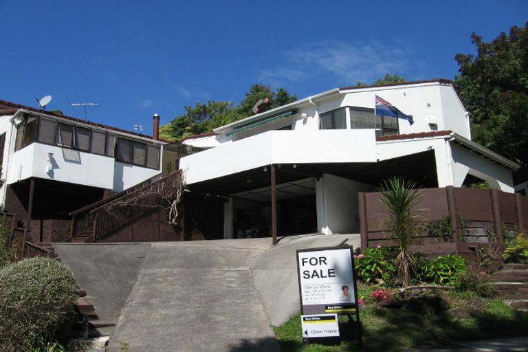 Photo of property in 18 Saddleback Rise, Murrays Bay, Auckland, 0630