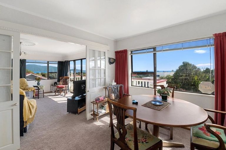 Photo of property in 22 Sunset Terrace, Waikanae Beach, Waikanae, 5036