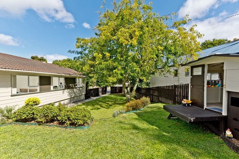 Photo of property in 7 Celina Place, Browns Bay, Auckland, 0630