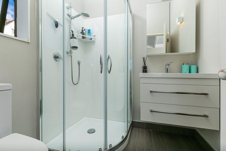 Photo of property in 6 Lingham Crescent, Torbay, Auckland, 0630