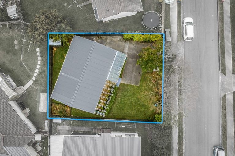 Photo of property in 2/2 Crosby Road, West Harbour, Auckland, 0618