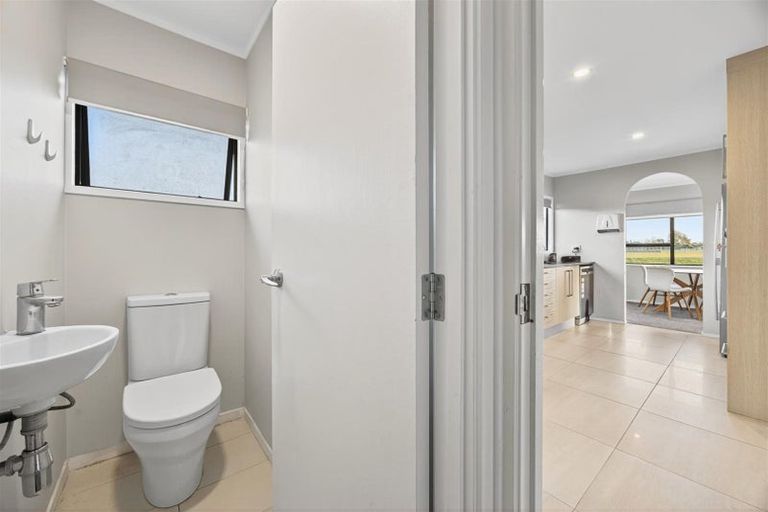 Photo of property in 70 De Quincey Terrace, Highland Park, Auckland, 2010