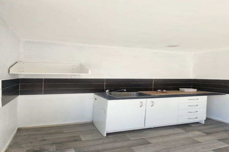 Photo of property in 308 Massey Road, Mangere East, Auckland, 2024