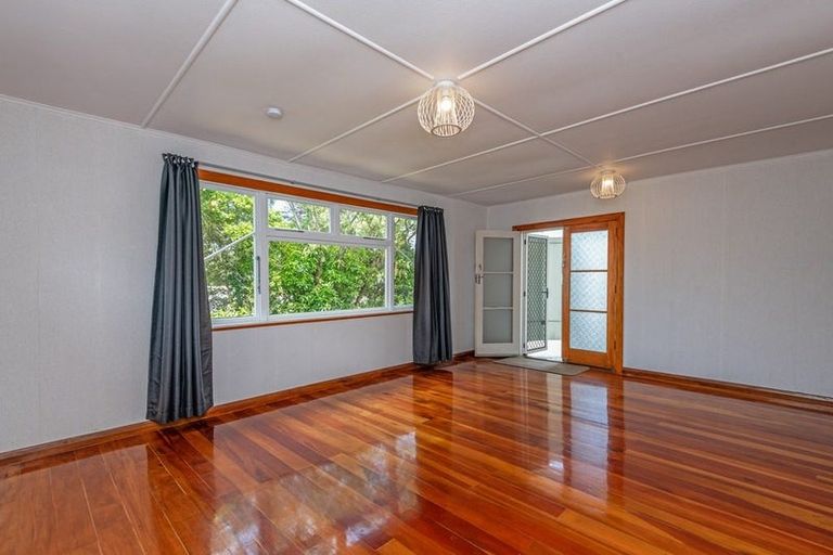Photo of property in 77 Shamrock Street, Takaro, Palmerston North, 4412