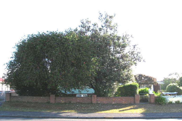 Photo of property in 9 Sunnyside Road, Sunnyvale, Auckland, 0612