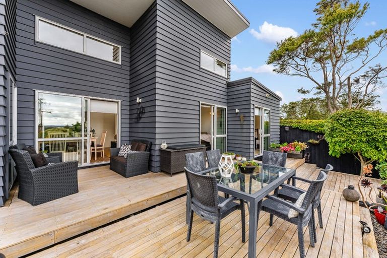 Photo of property in 34 Sunnyhaven Avenue, Beach Haven, Auckland, 0626