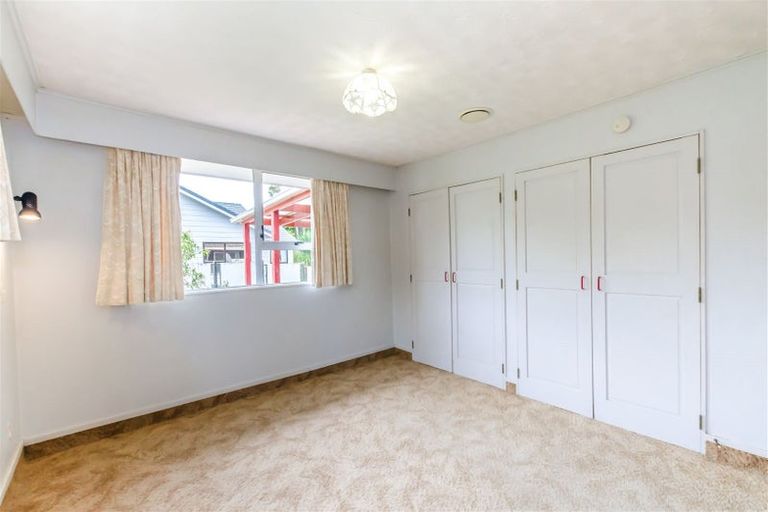 Photo of property in 13 Hookway Grove, Paraparaumu, 5032