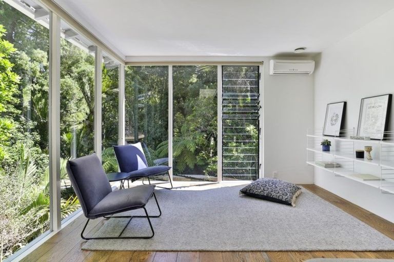 Photo of property in 81 Otitori Bay Road, Titirangi, Auckland, 0604