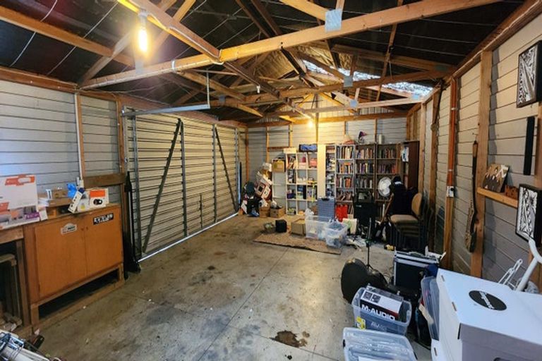 Photo of property in 2a Montrose Place, Takaro, Palmerston North, 4412