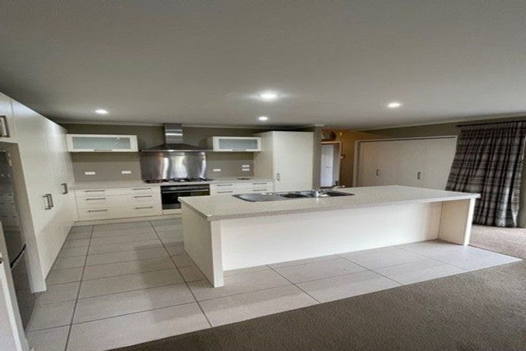 Photo of property in 16 O'dea Place, Burnside, Christchurch, 8053