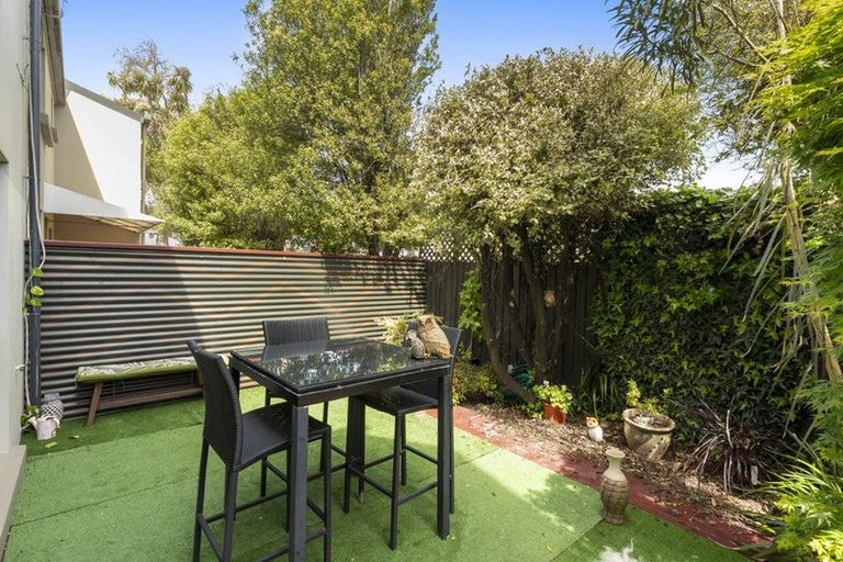 Photo of property in 8/16 Derby Street, St Albans, Christchurch, 8014