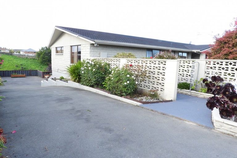 Photo of property in 12 Oakleigh Crescent, Oamaru North, Oamaru, 9400