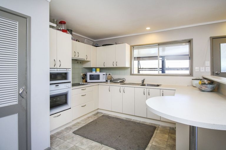 Photo of property in 4 Zita Maria Drive, Massey, Auckland, 0614