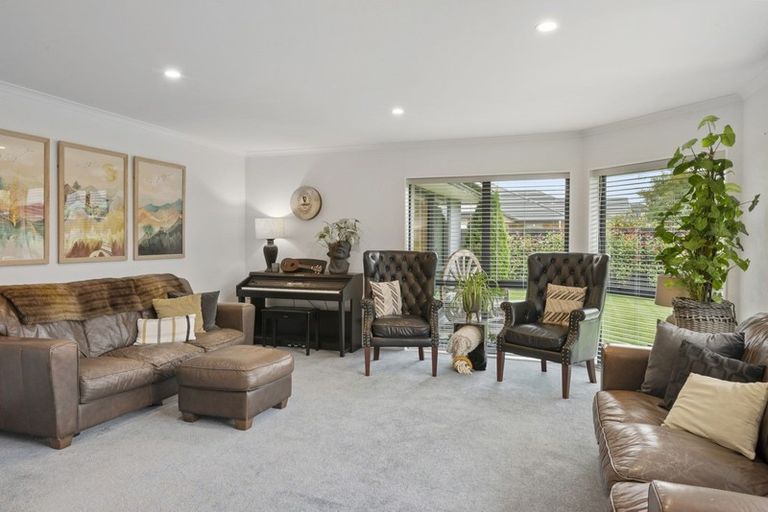 Photo of property in 25 Oakwood Drive, Rangiora, 7400