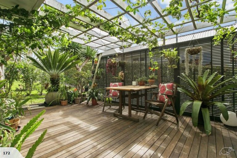 Photo of property in 26 Peter Terrace, Castor Bay, Auckland, 0620