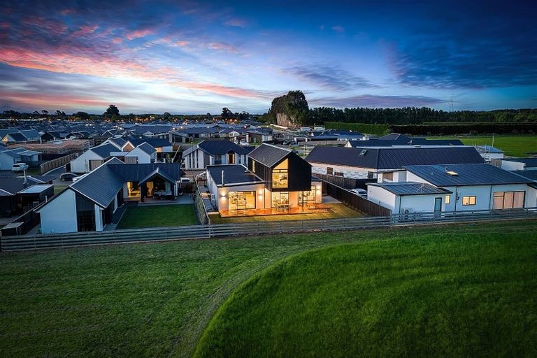 Photo of property in 33 Frank Ernest Crescent, Prebbleton, 7604