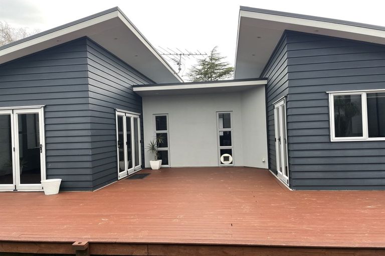 Photo of property in 32a Matipo Road, Mairangi Bay, Auckland, 0630